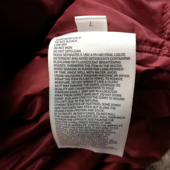 Uniqlo Coat Jacket Down Puffer Quilted Full Zip Burgundy Red Womens Small *Flaw - Picture 12 of 12
